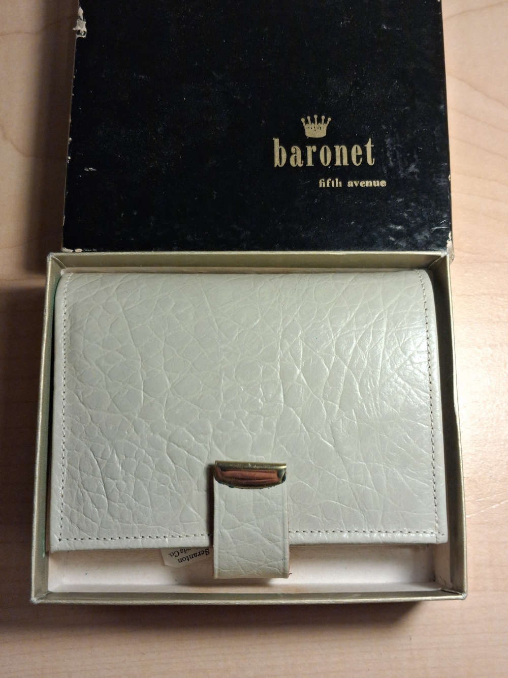 Vintage Baronet Fifth Avenue Off-White Leather Wallet NIB